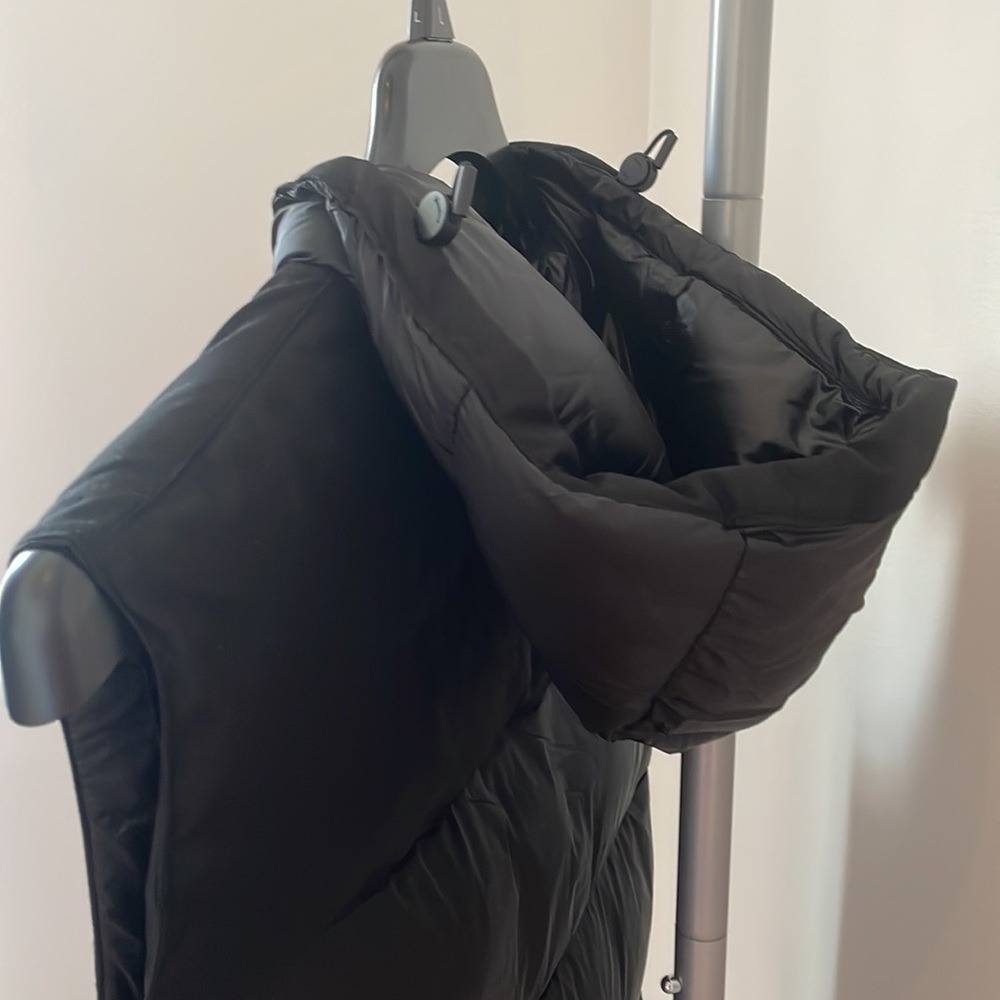 Massimo Dutti Men L hooded puffer vest - Picture 3 of 5